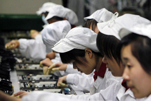 На китайского поставщика Apple работают дети